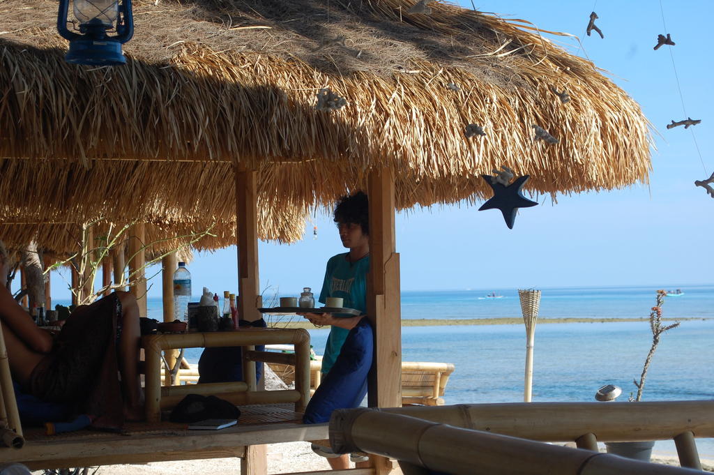 Star Bar And Bungalows Гили Еър Екстериор снимка