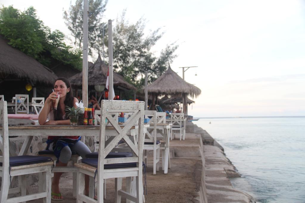 Star Bar And Bungalows Гили Еър Екстериор снимка
