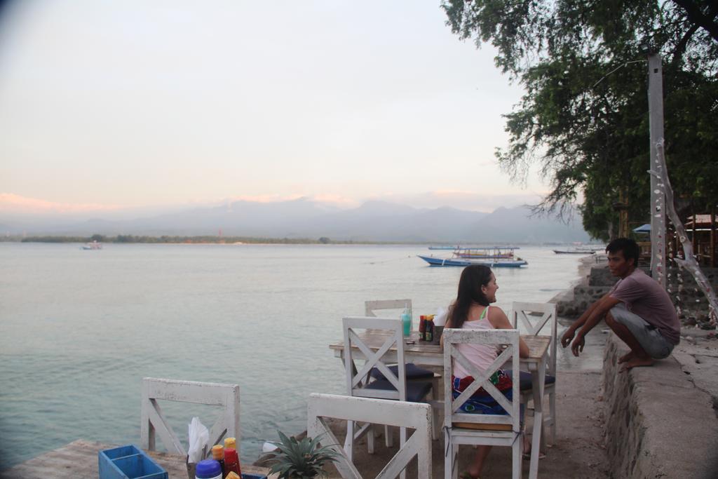 Star Bar And Bungalows Гили Еър Екстериор снимка