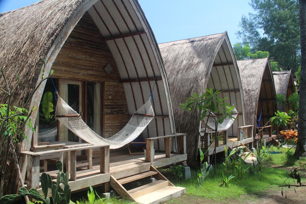 Star Bar And Bungalows Гили Еър Екстериор снимка