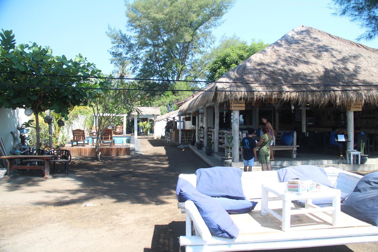 Star Bar And Bungalows Гили Еър Екстериор снимка