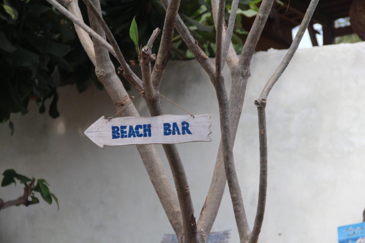 Star Bar And Bungalows Гили Еър Екстериор снимка